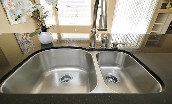 a close view of sink