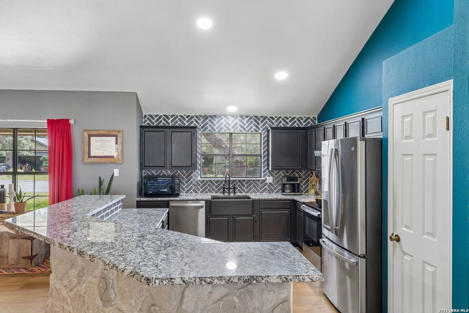 213 Ranger Drive Boerne, TX 78006 - Photo 14 of 37