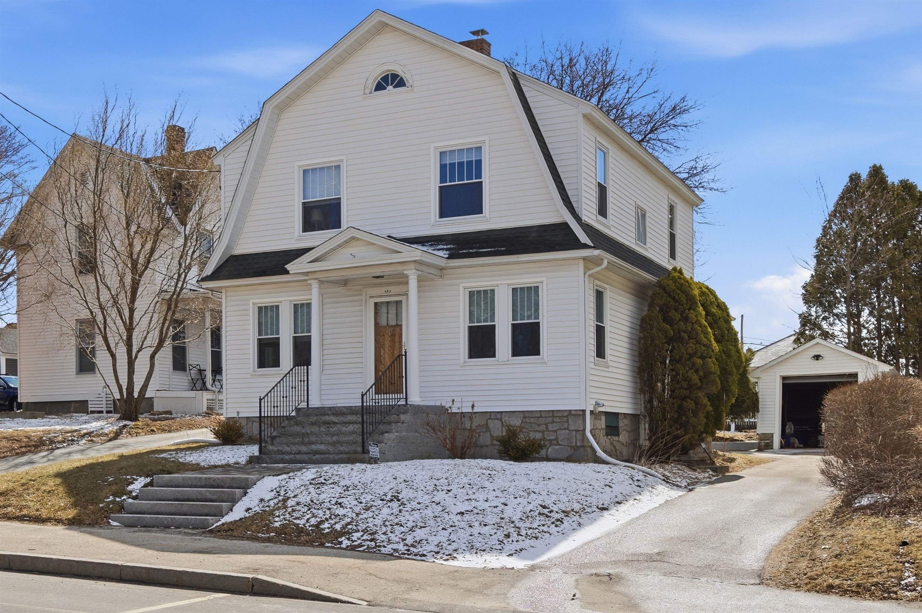 467 Bridge Street Manchester, NH 03104 - Photo 1 of 43