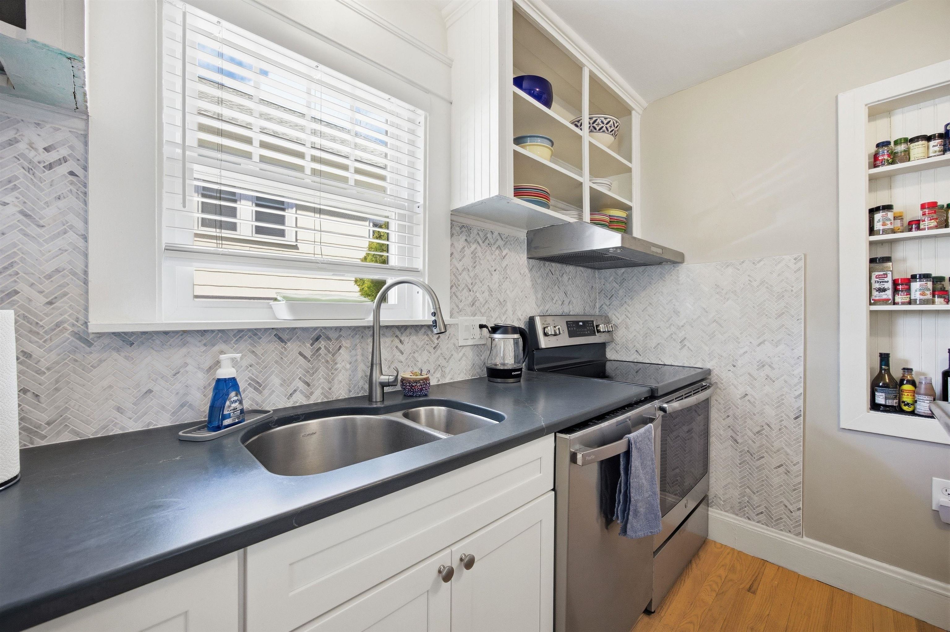 467 Bridge Street Manchester, NH 03104 - Photo 20 of 43