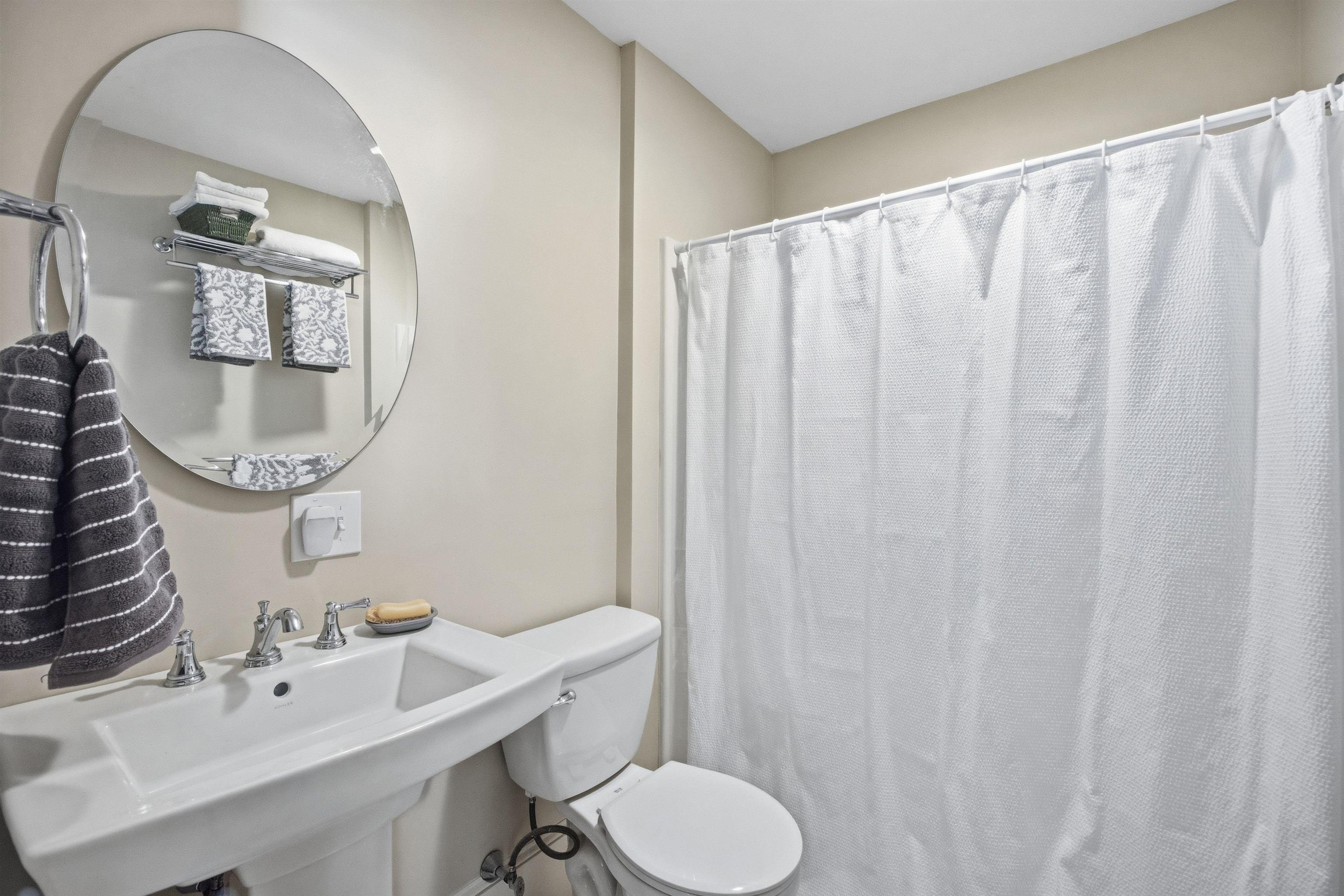 467 Bridge Street Manchester, NH 03104 - Photo 29 of 43