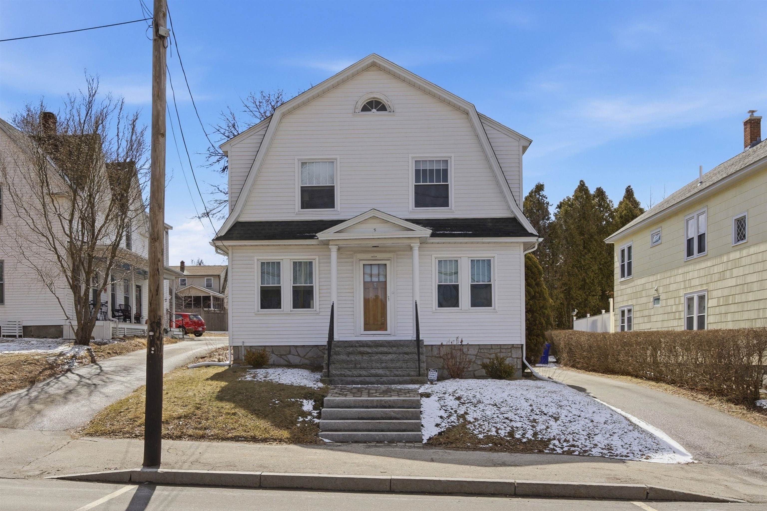 467 Bridge Street Manchester, NH 03104 - Photo 3 of 43