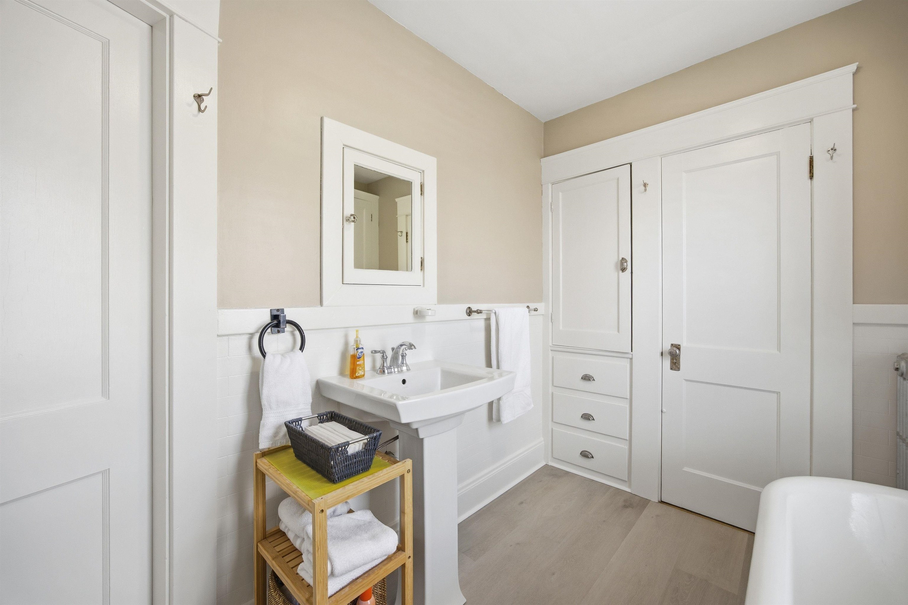 467 Bridge Street Manchester, NH 03104 - Photo 34 of 43