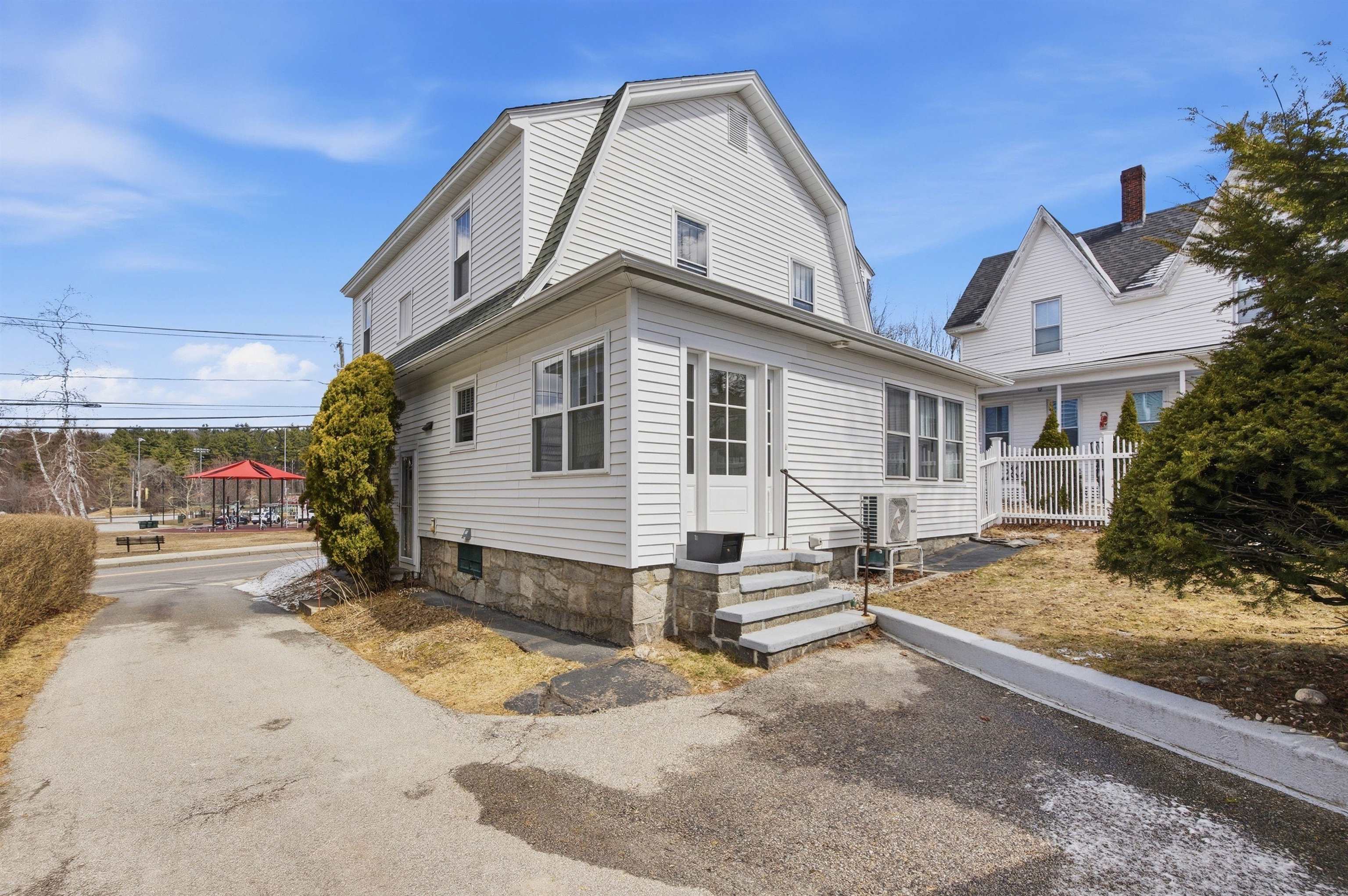 467 Bridge Street Manchester, NH 03104 - Photo 4 of 43