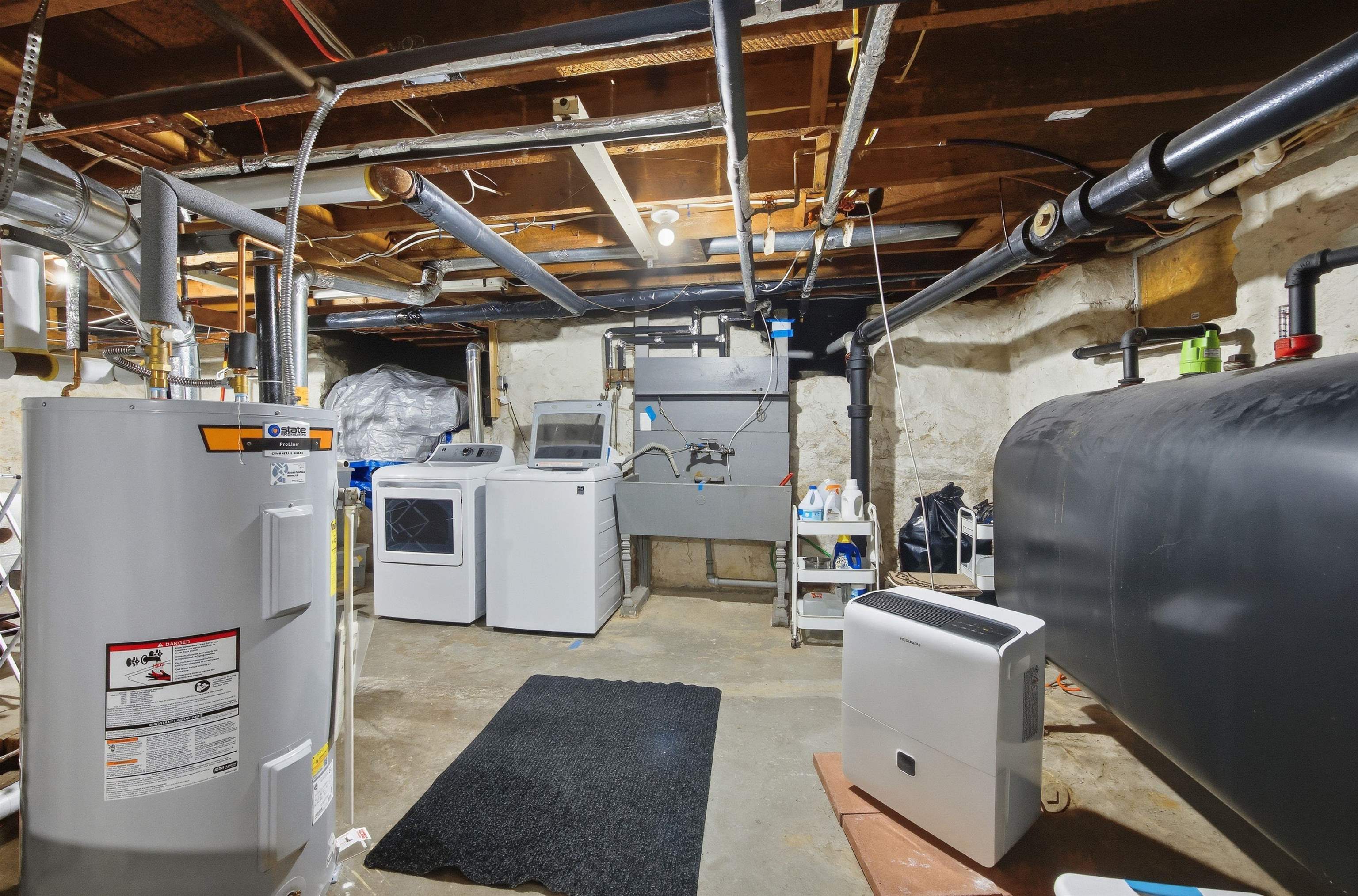 467 Bridge Street Manchester, NH 03104 - Photo 41 of 43