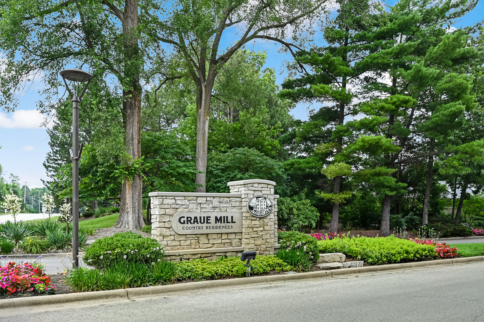 1140 Old Mill Road, Unit 304F Hinsdale, IL 60521 - Photo 2 of 21