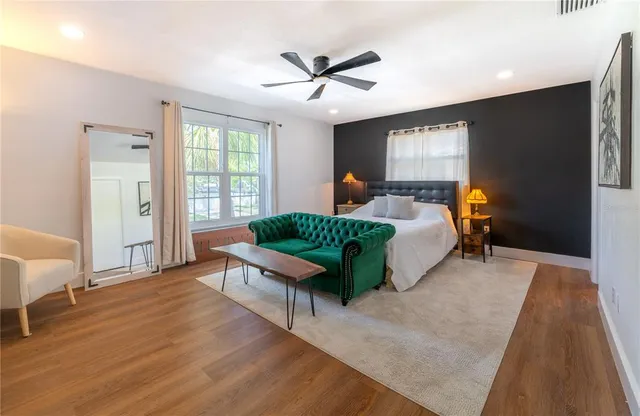 $3,300 | 1097 Eden Isle Boulevard Northeast, Unit 3, St. Petersburg, FL 33704