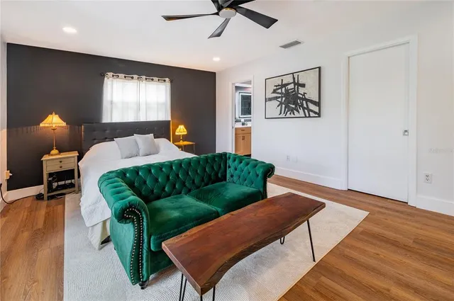 $3,300 | 1097 Eden Isle Boulevard Northeast, Unit 3, St. Petersburg, FL 33704