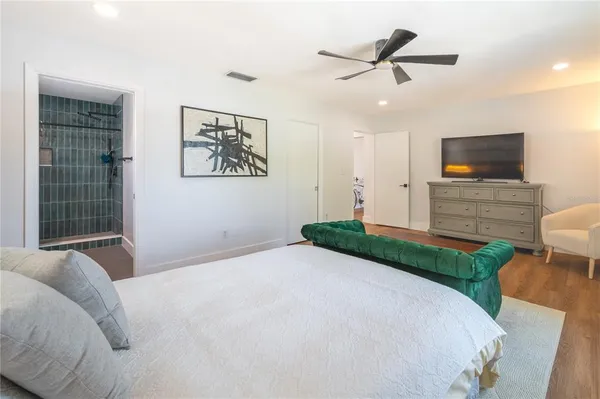 $3,500 | 1097 Eden Isle Boulevard Northeast, Unit 3, St. Petersburg, FL 33704