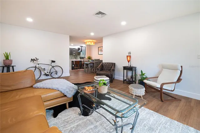 $3,300 | 1097 Eden Isle Boulevard Northeast, Unit 3, St. Petersburg, FL 33704