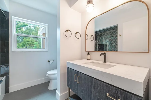 $3,300 | 1097 Eden Isle Boulevard Northeast, Unit 3, St. Petersburg, FL 33704