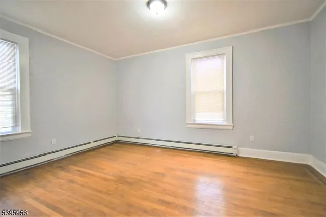 $1,850 | 352 Wainwright Street, Unit 1R, Newark, NJ 07112