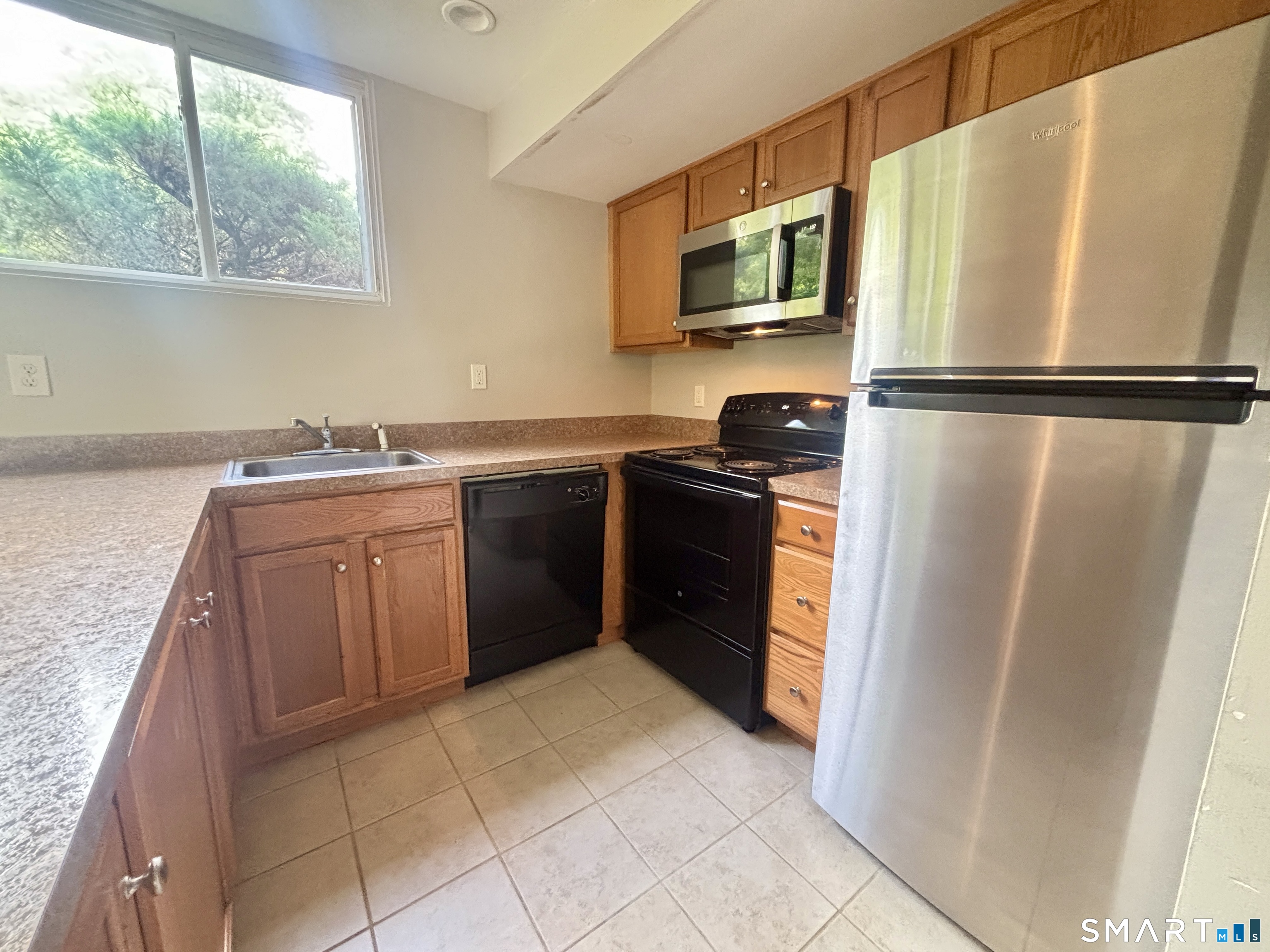 229 Bacon Pond Road, Unit 452 Woodbury, CT 06798 - Photo 2 of 17