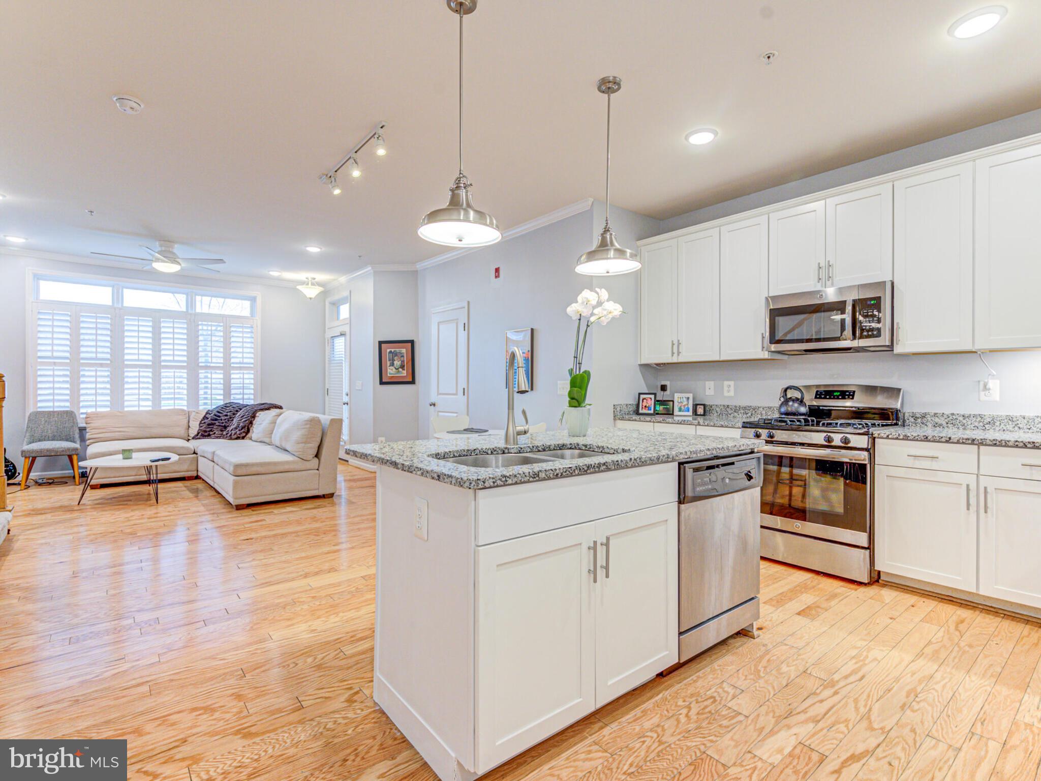 1416 Ribbon Limestone Terrace Southeast Leesburg, VA 20175 - Photo 8 of 35 Gallery Image 8