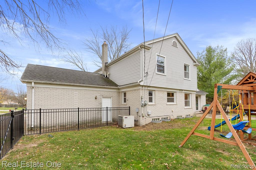 258 Belle Vernon Court Rochester, MI 48309 - Photo 39 of 41