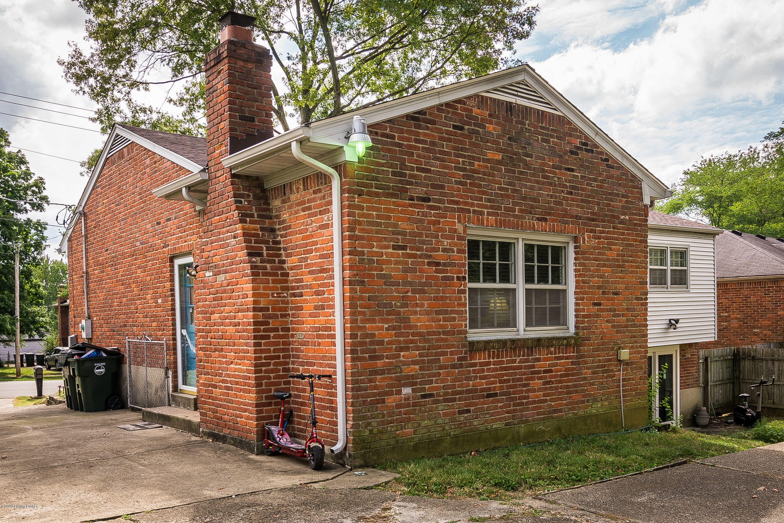 10303 St Rene Road Louisville, KY 40299 - Photo 5 of 40 10303 St Rene Rd-05