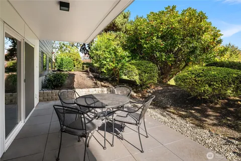 $599,000 | 2501 Canterbury Lane East, Unit 106, Seattle, WA 98112