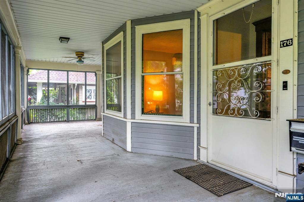 176 Mountain Way Rutherford, NJ 07070 - Photo 4 of 28