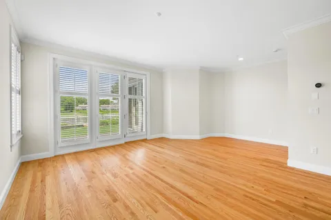 $4,395,000 | 129 Shore Drive West, Mashpee, MA 02649
