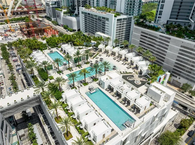 a view of yard from balcony