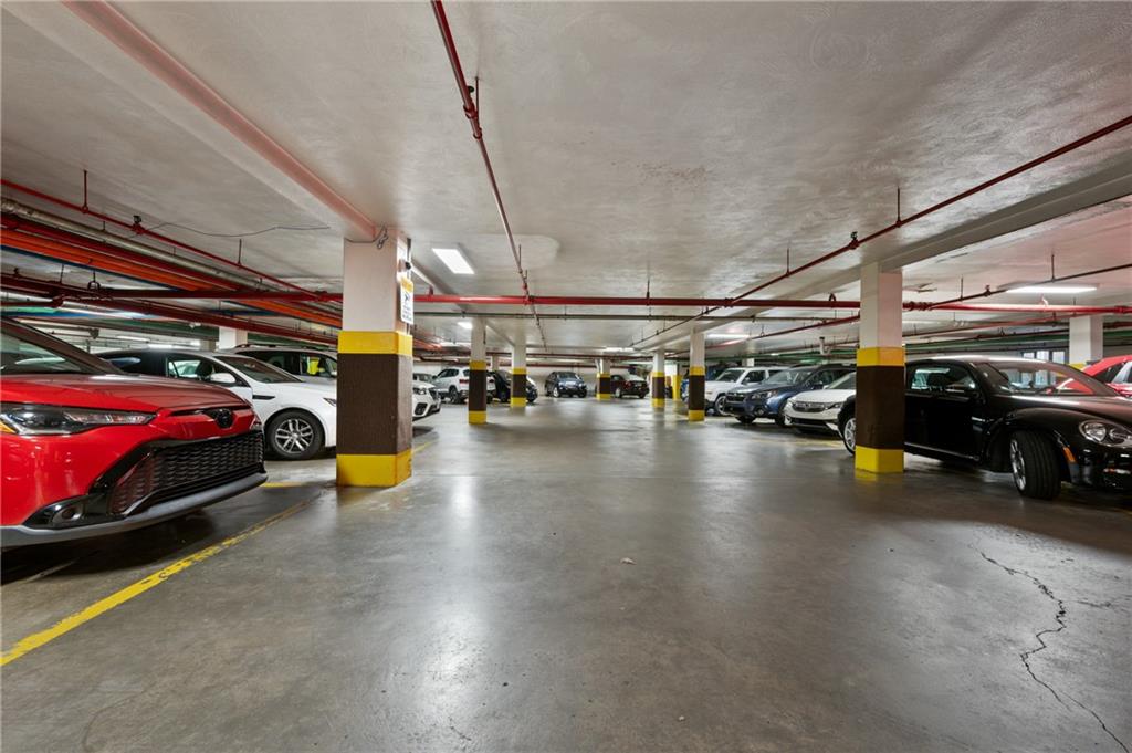 4625 Fifth Avenue, Unit 607 Pittsburgh, PA 15213 - Photo 20 of 22 a view of parking area