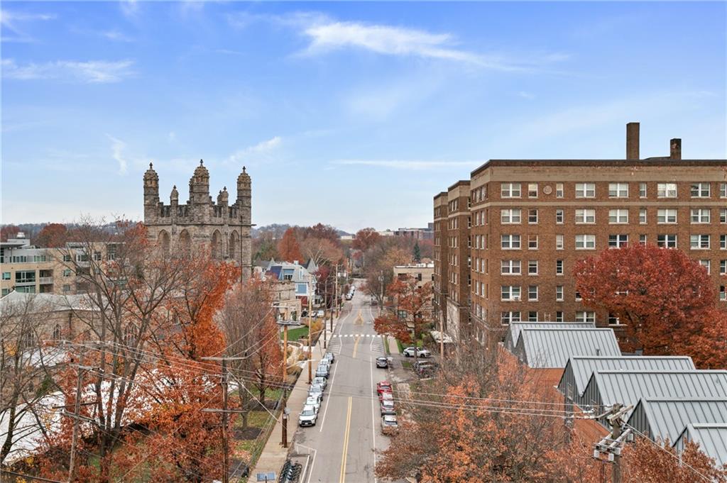 4625 Fifth Avenue, Unit 607 Pittsburgh, PA 15213 - Photo 21 of 22 a view of a large building