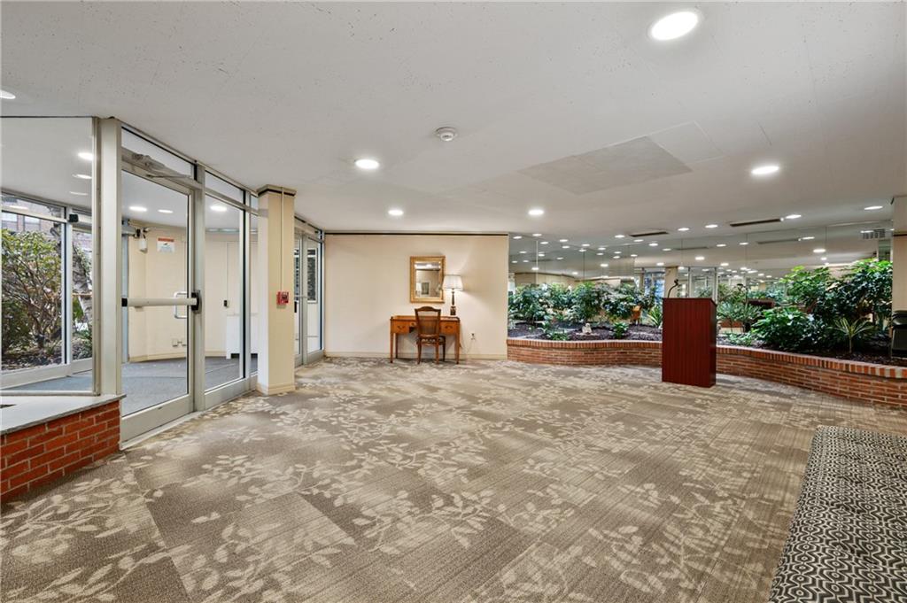 4625 Fifth Avenue, Unit 607 Pittsburgh, PA 15213 - Photo 22 of 22 a view of a big room with a garage
