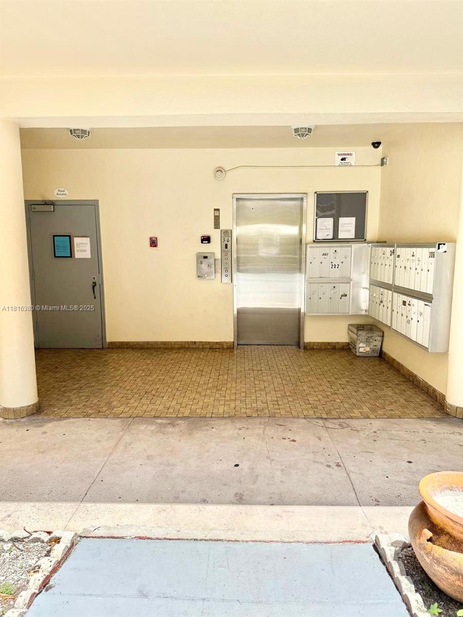 1747 Rodman Street, Unit 203 Hollywood, FL 33020 - Photo 15 of 16 a view of a bathroom