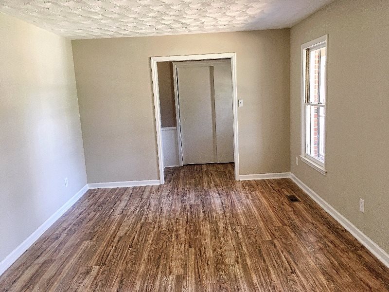 115 Lynn Road Spartanburg, SC 29306 - Photo 3 of 25 Gallery Image 3