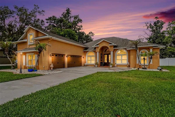 $775,000 | 2305 Valrico Forest Drive, Valrico, FL 33594