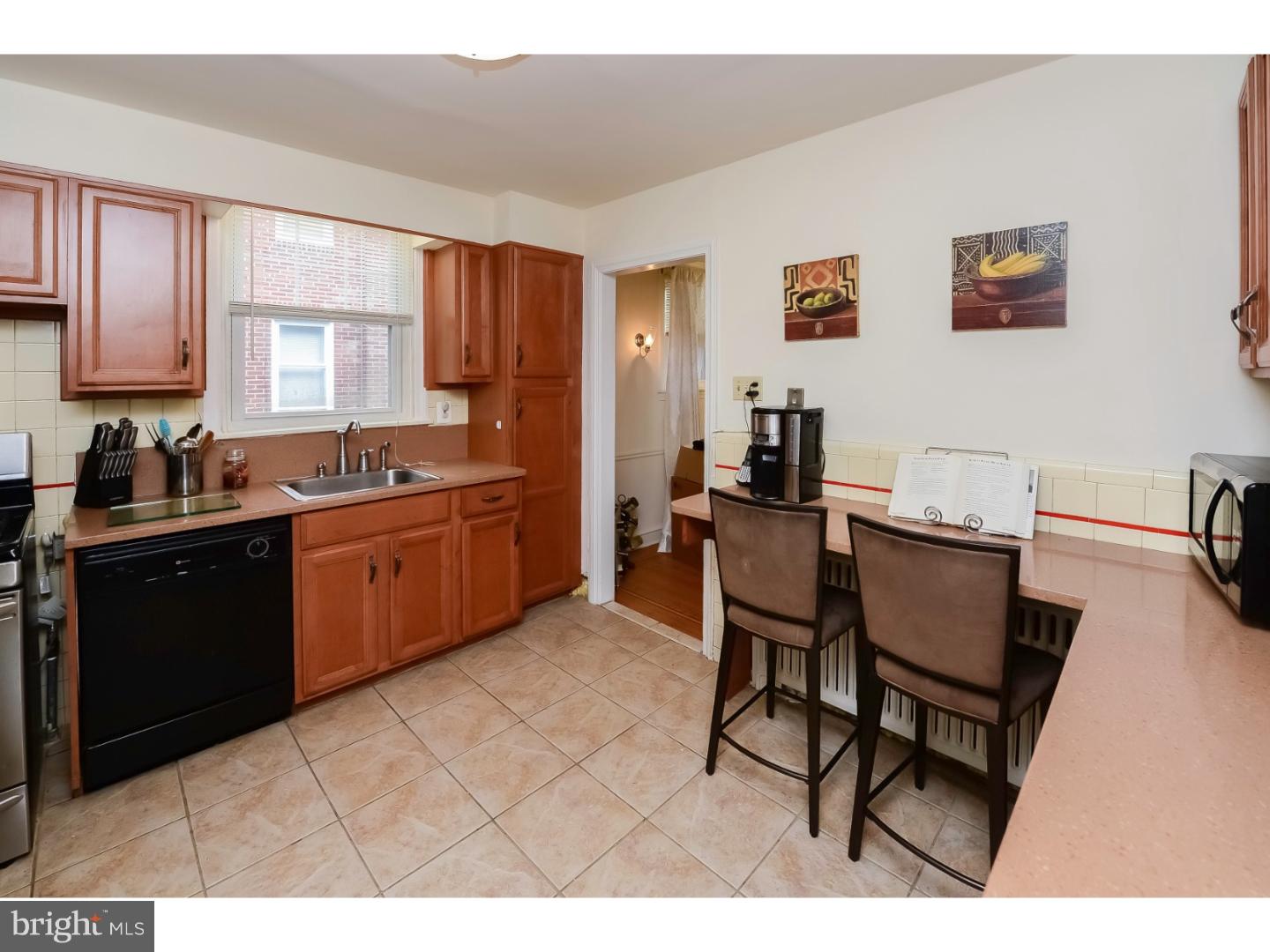 1221 Vernon Road Philadelphia, PA 19150 - Photo 9 of 23 Kitchen