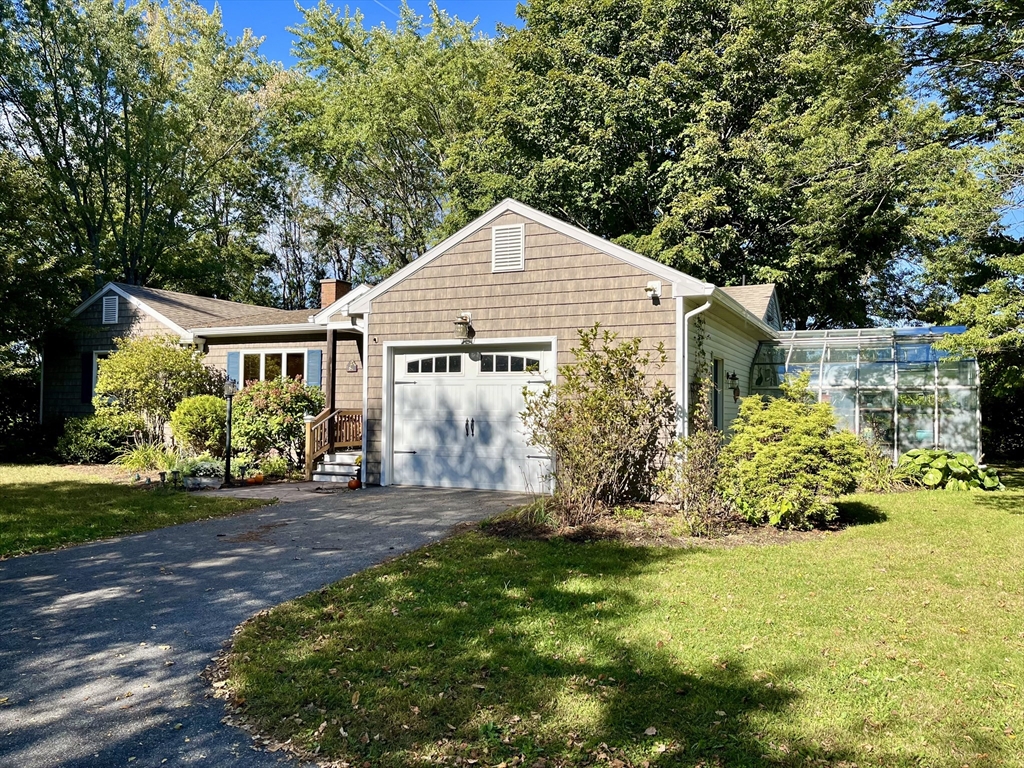 84 Chestnut Street Hatfield, MA 01038 - Photo 3 of 41 Gallery Image 3