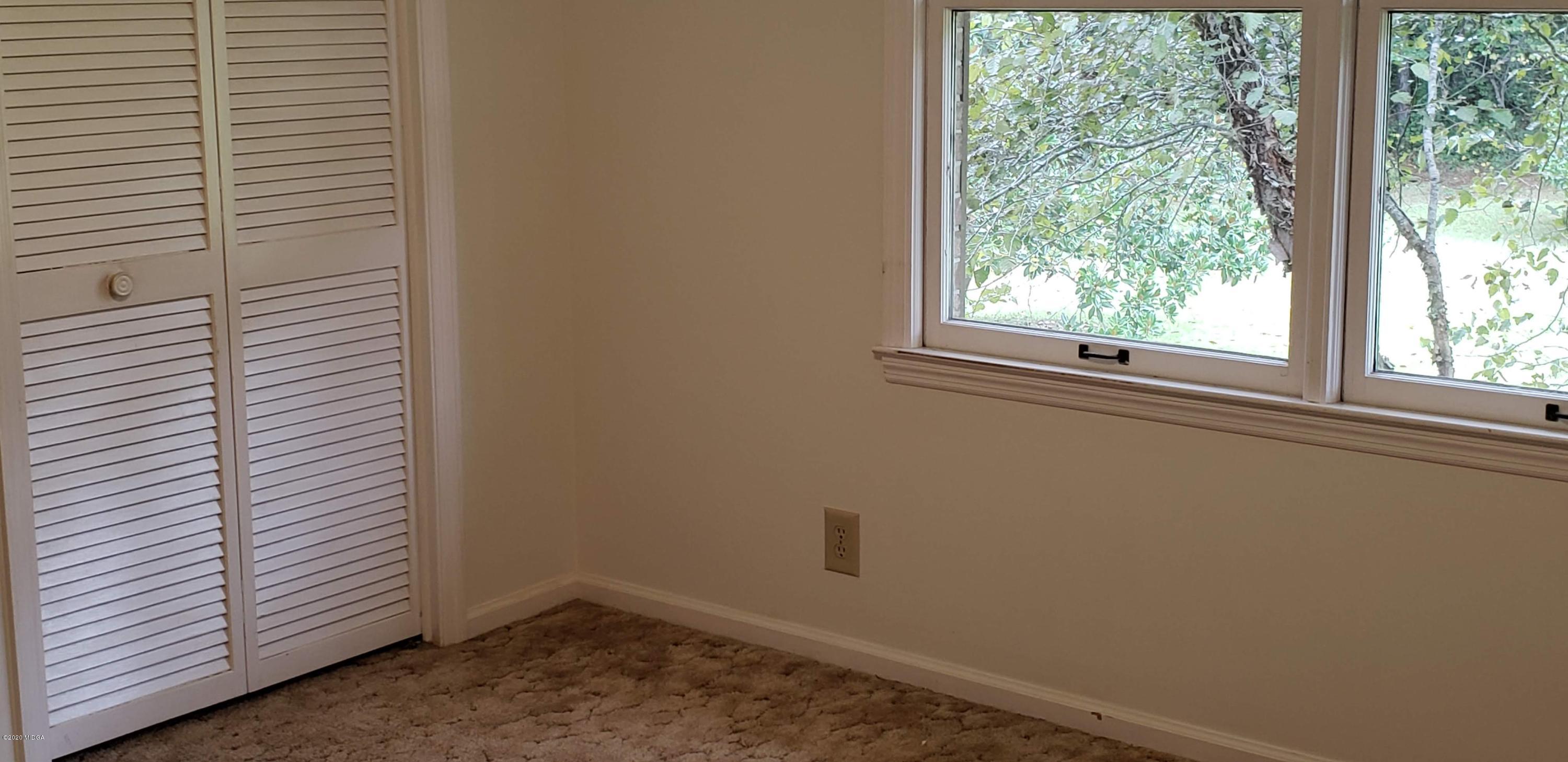 291 Morton Road Gray, GA 31032 - Photo 12 of 33 a view of a window in an empty room