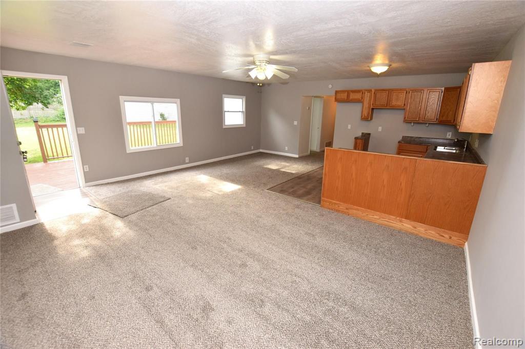 4411 Lenrose Avenue Flint, MI 48532 - Photo 3 of 12