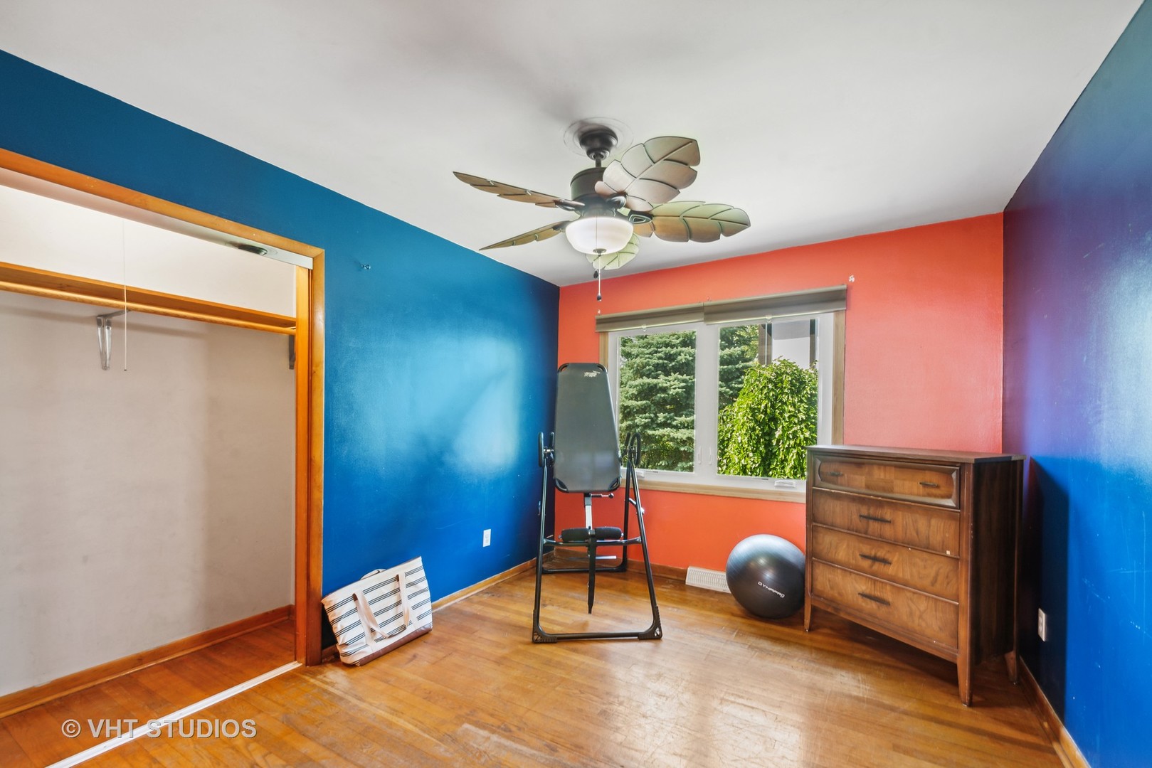 40 Pine Tree Row Lake Zurich, IL 60047 - Photo 9 of 22 a room with furniture and a window
