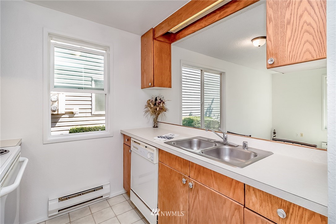 1306 Chestnut Street, Unit 9 Everett, WA 98201 - Photo 7 of 23