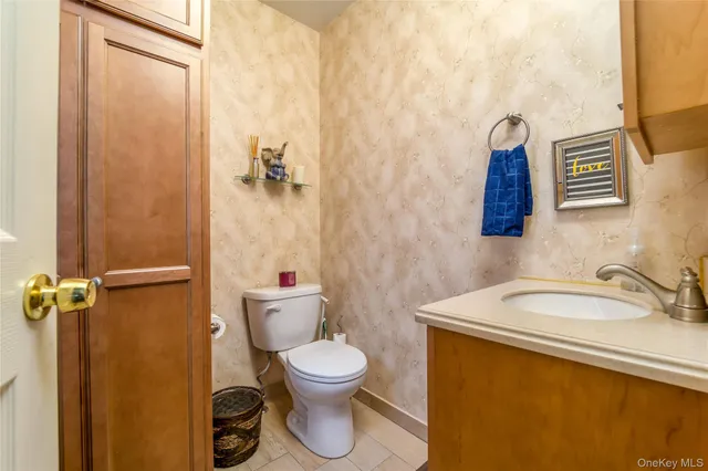 $699,900 | 92-57 246th Street, Floral Park, NY 11001