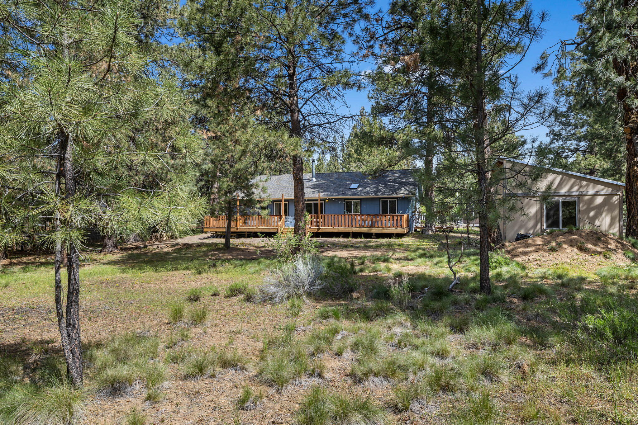 18887 Choctaw Road Bend, OR 97702 - Photo 35 of 38 Back Yard and Deck