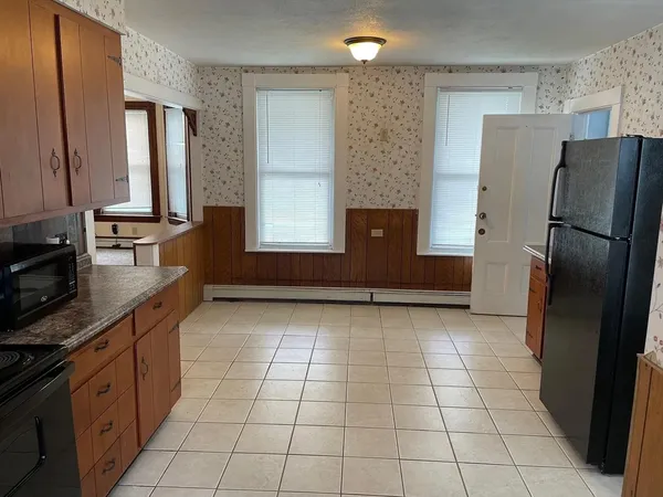 $2,400 | 61 Cushing Street, Unit 1, Waltham, MA 02453