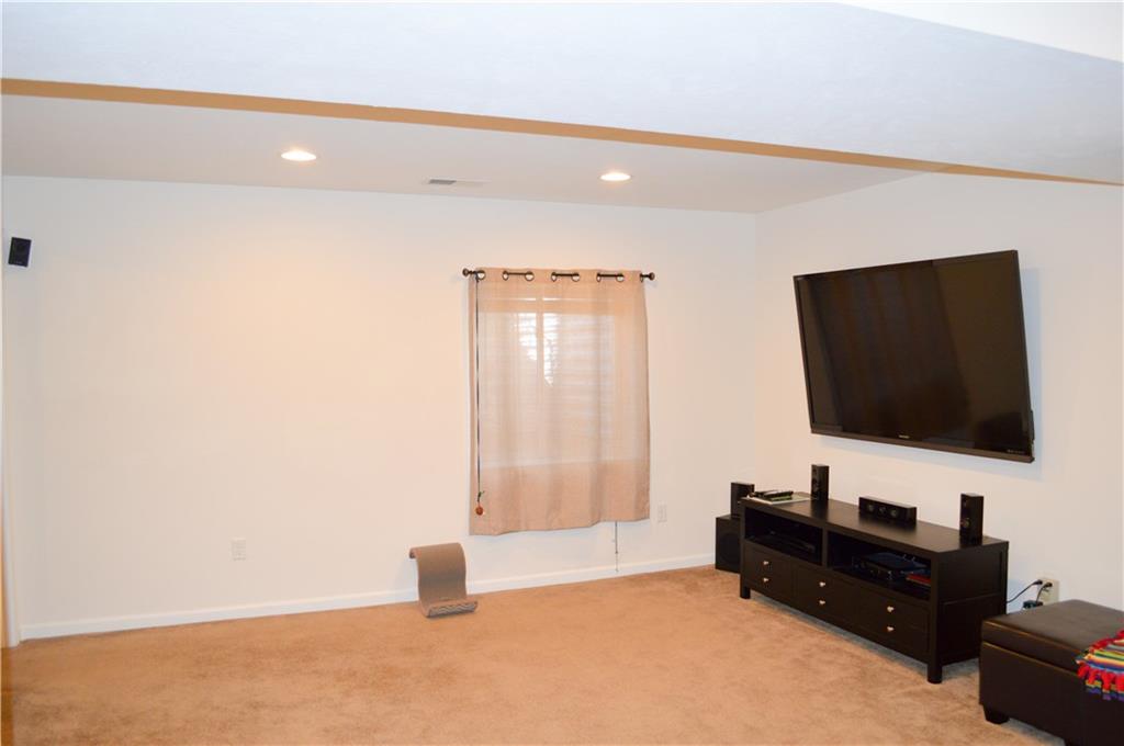 228 Long Ridge Drive Coraopolis, PA 15108 - Photo 16 of 21 Gallery Image 16