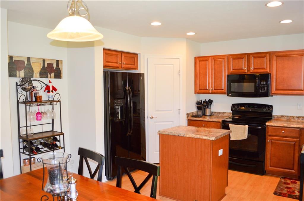 228 Long Ridge Drive Coraopolis, PA 15108 - Photo 5 of 21 Gallery Image 5