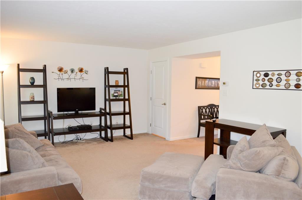 228 Long Ridge Drive Coraopolis, PA 15108 - Photo 6 of 21 Gallery Image 6