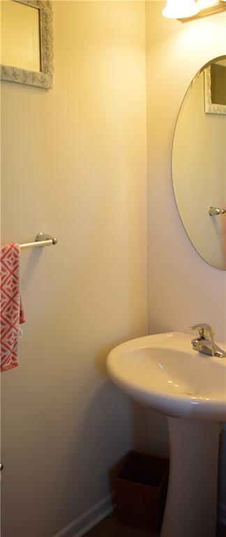 228 Long Ridge Drive Coraopolis, PA 15108 - Photo 9 of 21 Gallery Image 9