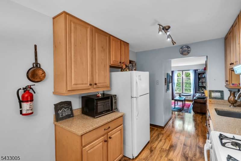 11 Colonial Court, Unit 11 High Bridge, NJ 08829 - Photo 8 of 24