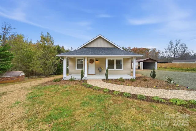 $299,900 | 2027 Old Shelby Road, Hickory, NC 28602