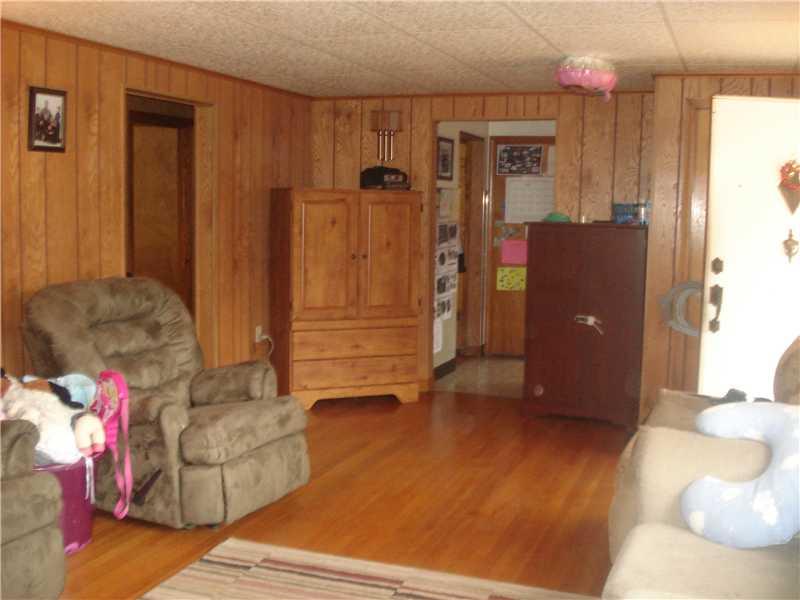3238 Conway Wallrose Road Economy, PA 15005 - Photo 4 of 12 Family Room.