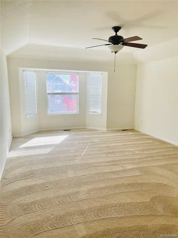 a view of lot of ceiling room