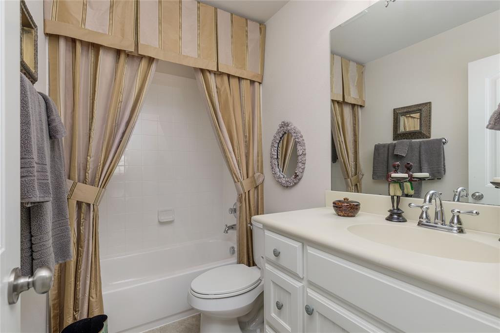 2500 Addison Street McKinney, TX 75071 - Photo 19 of 33 Bathroom