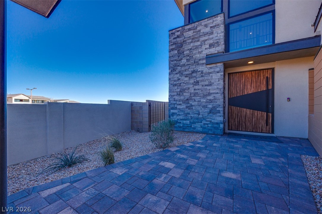 26 Sumter Rdg Street Las Vegas, NV 89138 - Photo 4 of 57