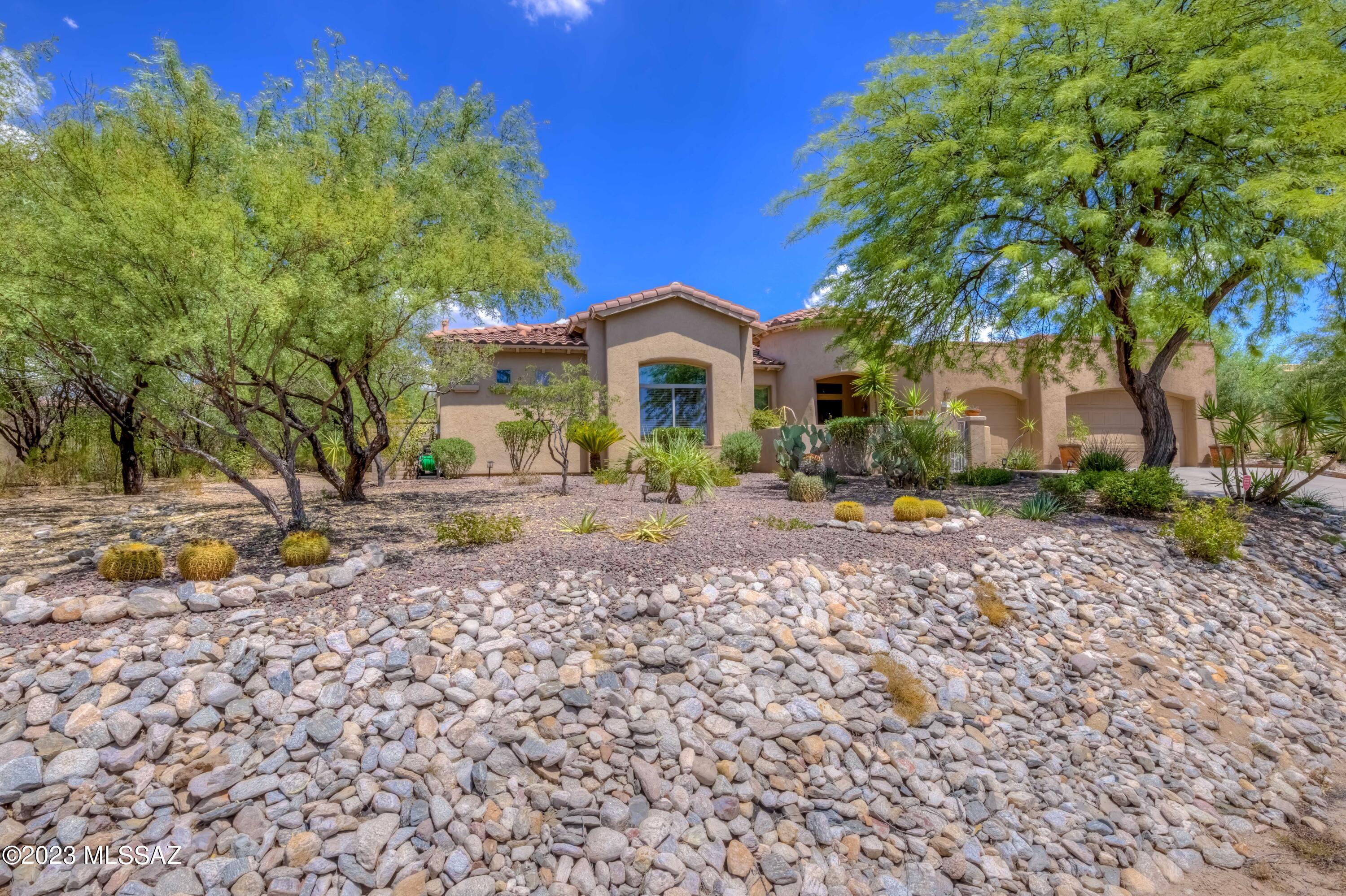 12742 North Yellow Bird Road Oro Valley, AZ 85755 - Photo 3 of 42